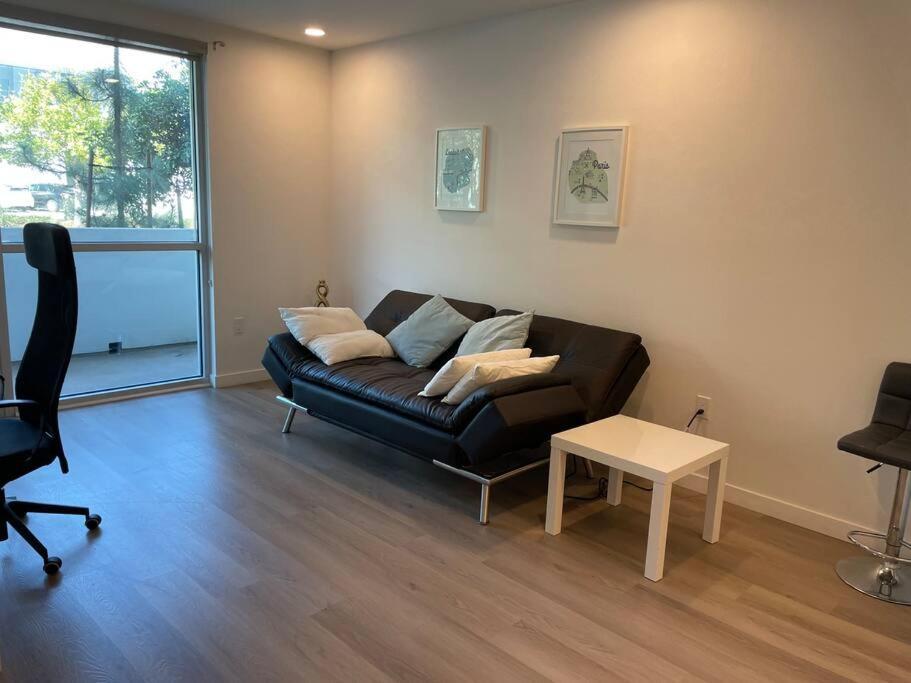 אירווין Luxurious Apartment Bardeen New Port Beach 1 Bedroom מראה חיצוני תמונה